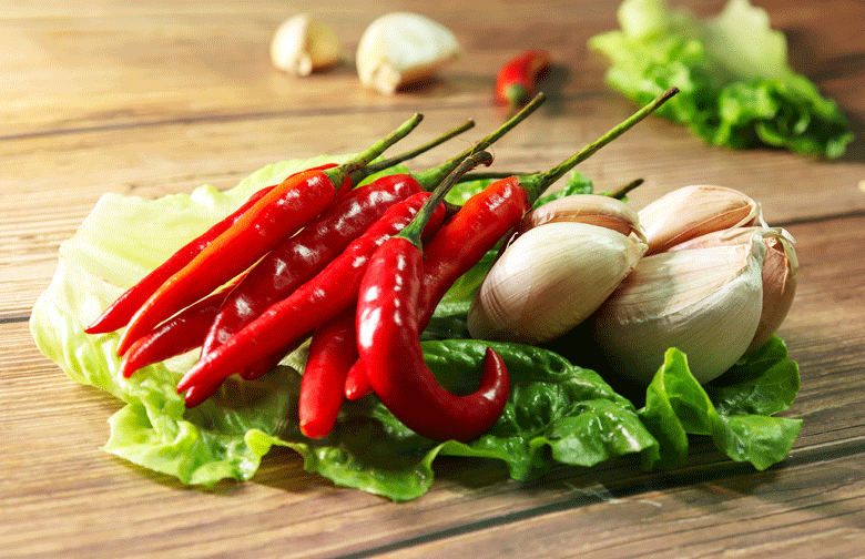 Making spicy salads with chillies